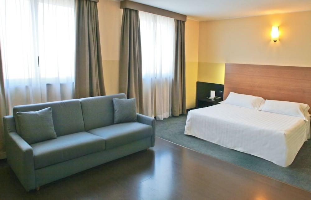 B&B Hotel Milano Cologno Studios Колоньо-Монцезе Экстерьер фото