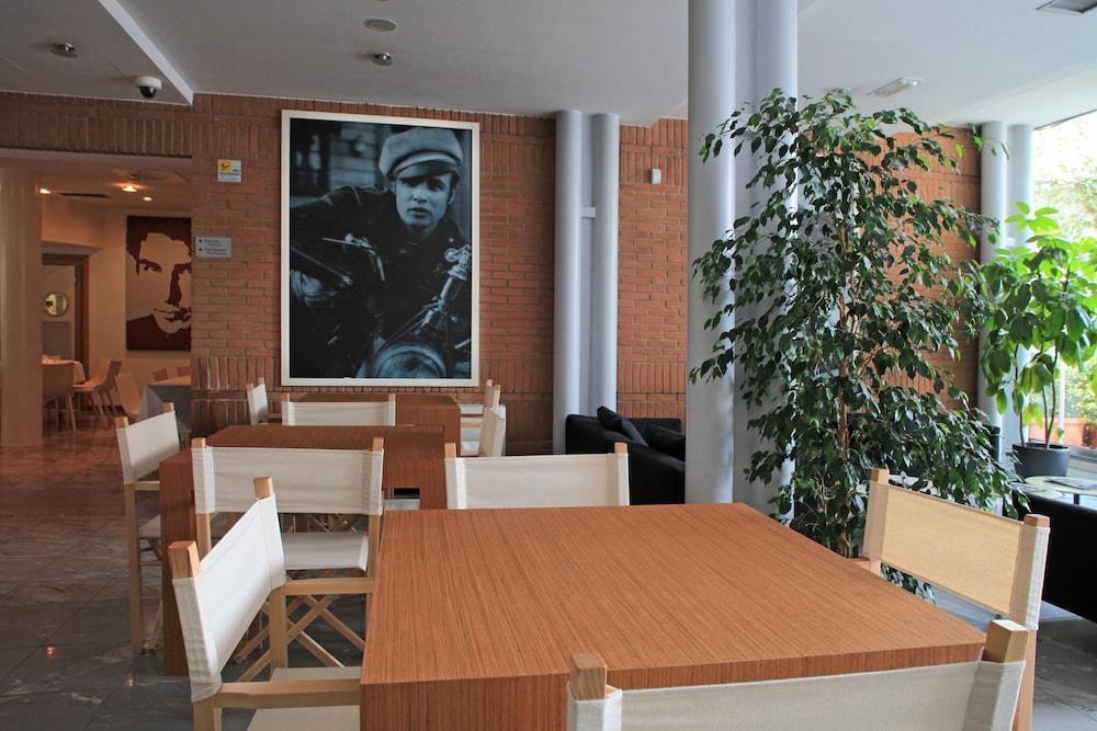 B&B Hotel Milano Cologno Studios Колоньо-Монцезе Экстерьер фото