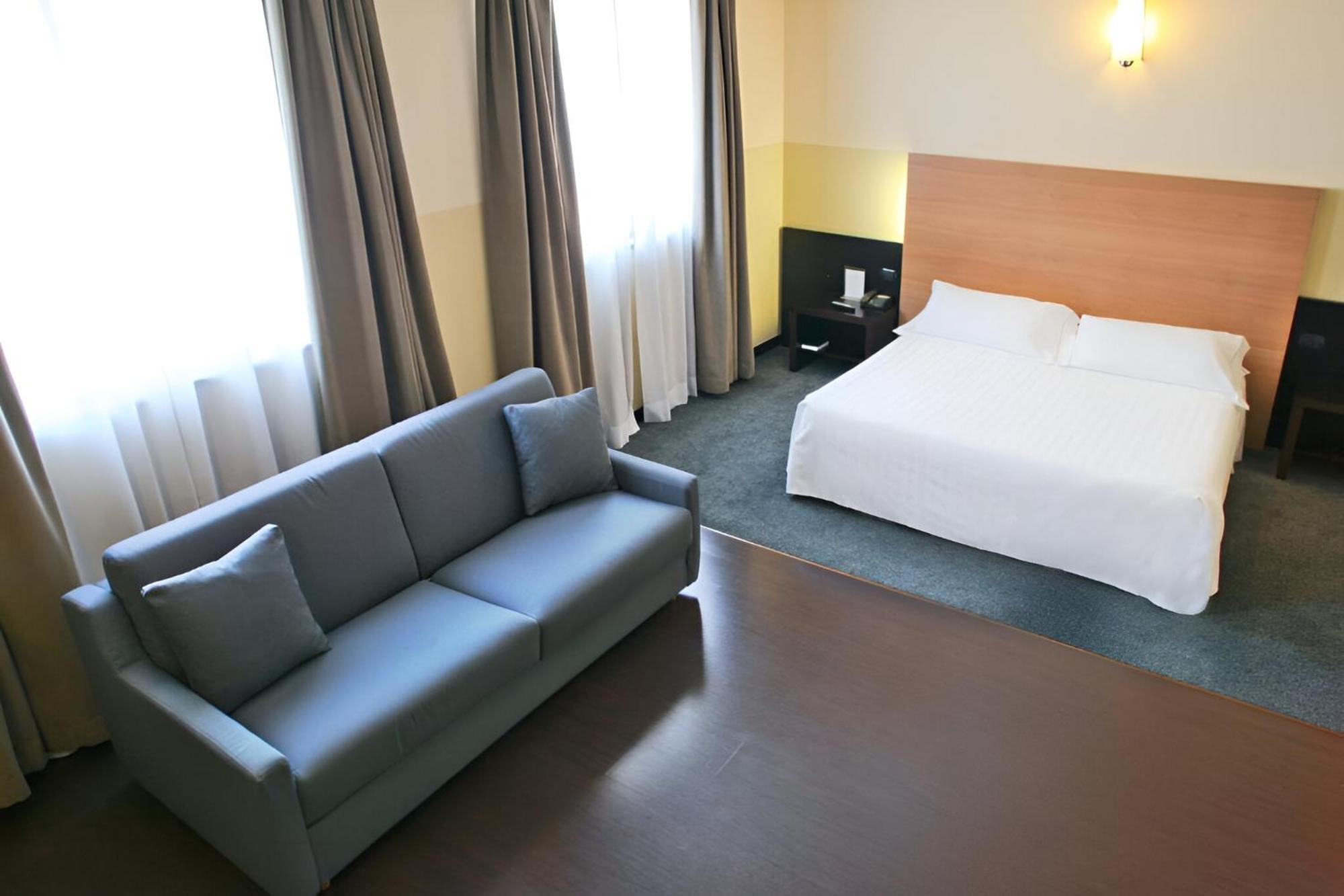 B&B Hotel Milano Cologno Studios Колоньо-Монцезе Экстерьер фото