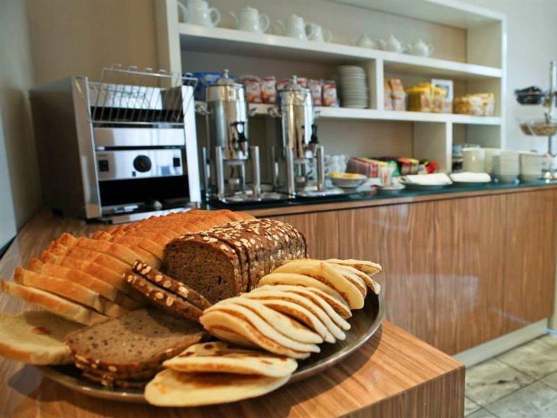 B&B Hotel Milano Cologno Studios Колоньо-Монцезе Экстерьер фото