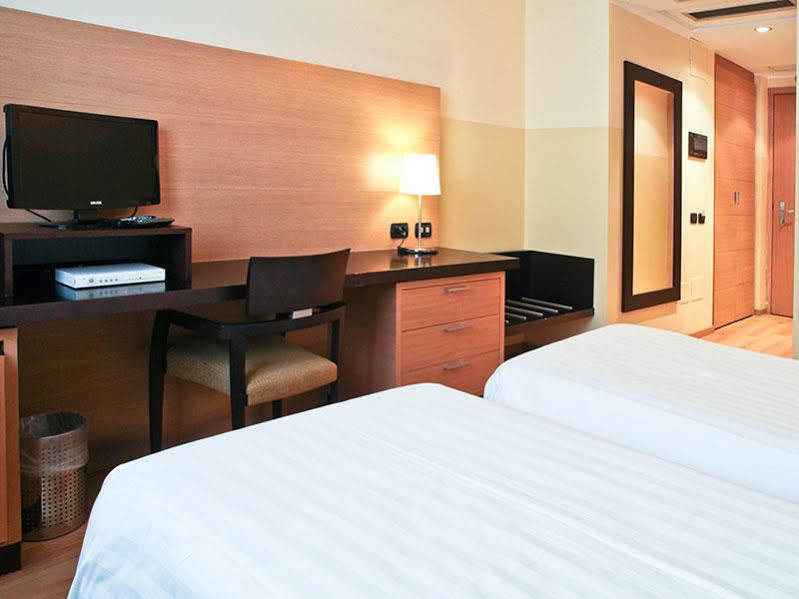 B&B Hotel Milano Cologno Studios Колоньо-Монцезе Экстерьер фото