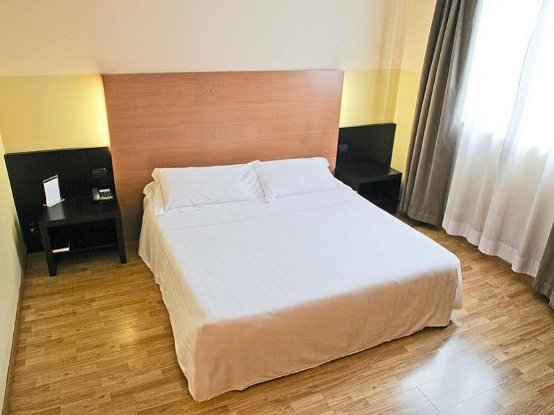B&B Hotel Milano Cologno Studios Колоньо-Монцезе Экстерьер фото