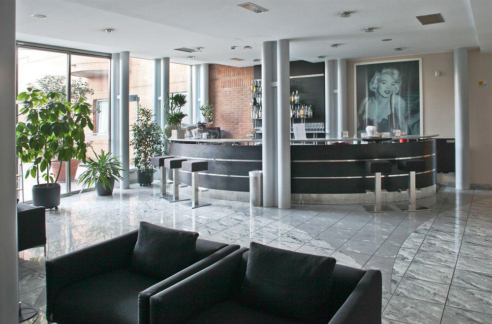 B&B Hotel Milano Cologno Studios Колоньо-Монцезе Экстерьер фото